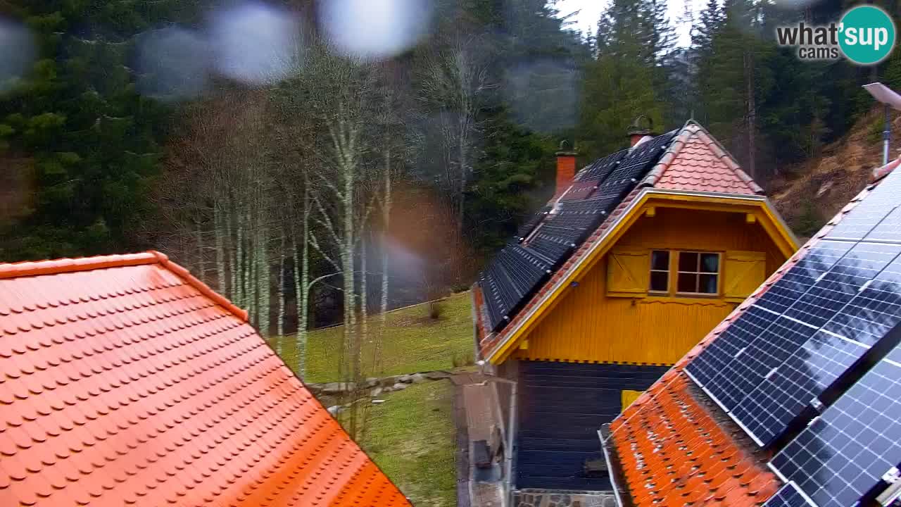 Webcam Lukanja – Pohorje houses a Water village
