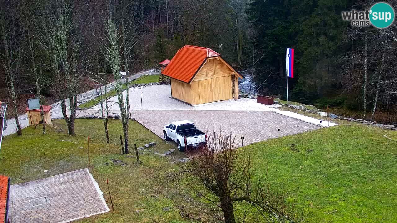 Webcam Lukanja – Pohorje houses a Water village