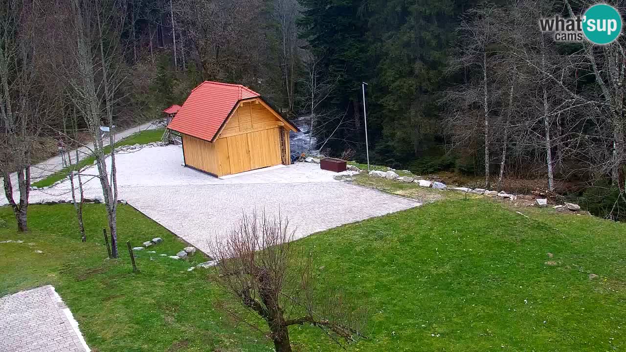 Webcam Lukanja – Pohorje houses a Water village