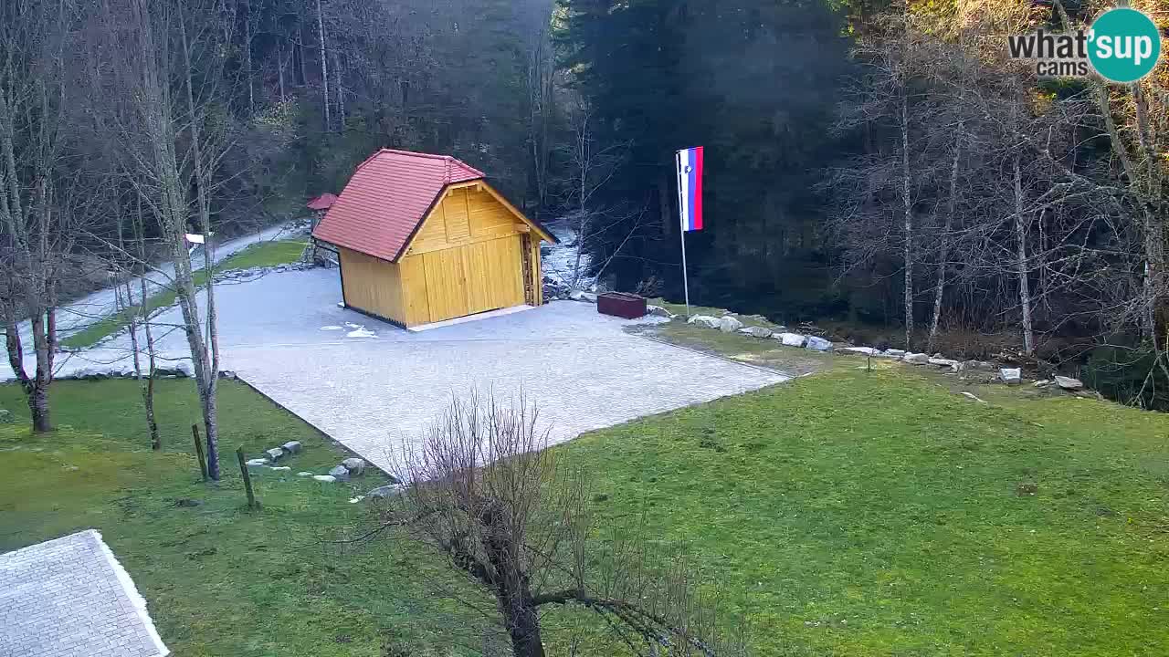 Webcam Lukanja – Pohorje houses a Water village