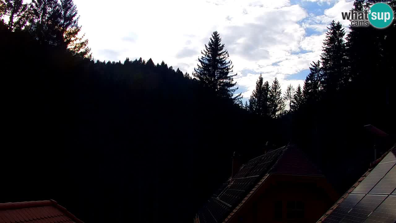 Webcam Lukanja – Pohorje houses a Water village