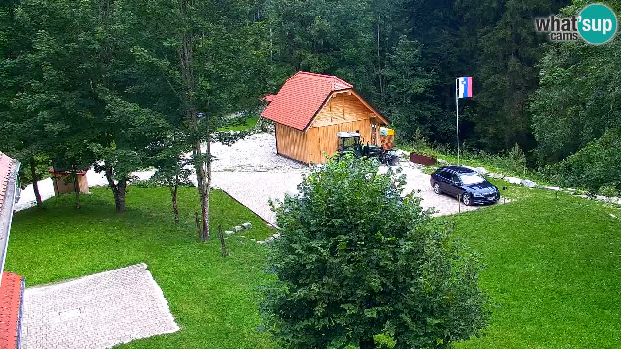 Webcam Lukanja – Pohorje houses a Water village