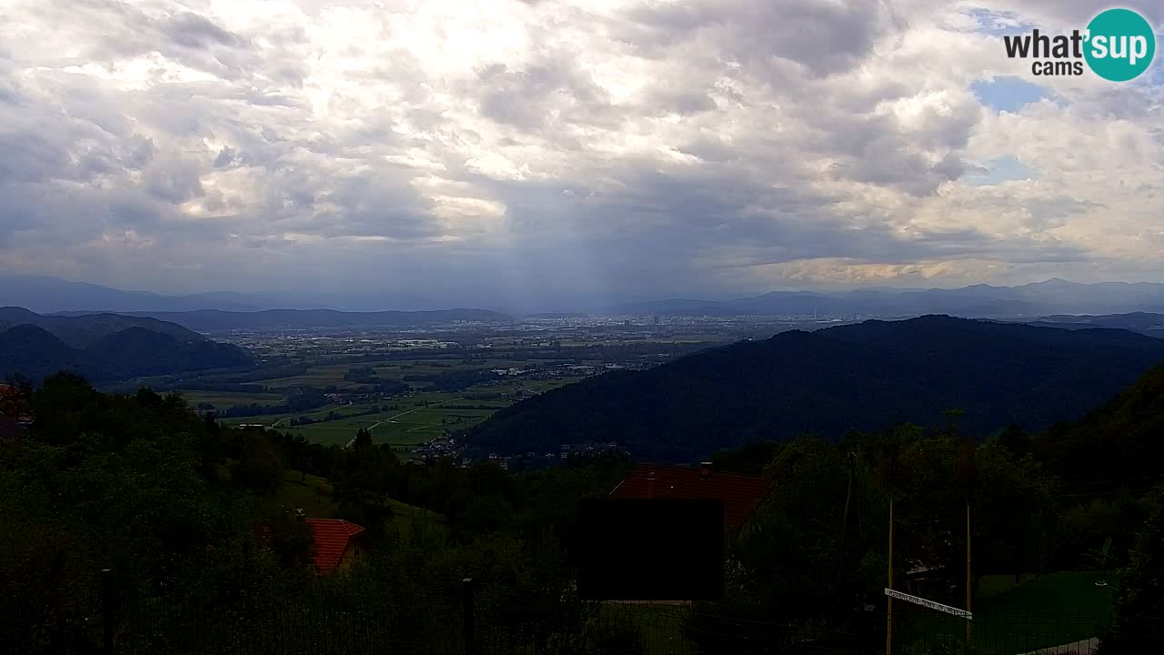 Web kamera Dol pri Ljubljani – Panoramski pogled s Vrha pri Dolskem