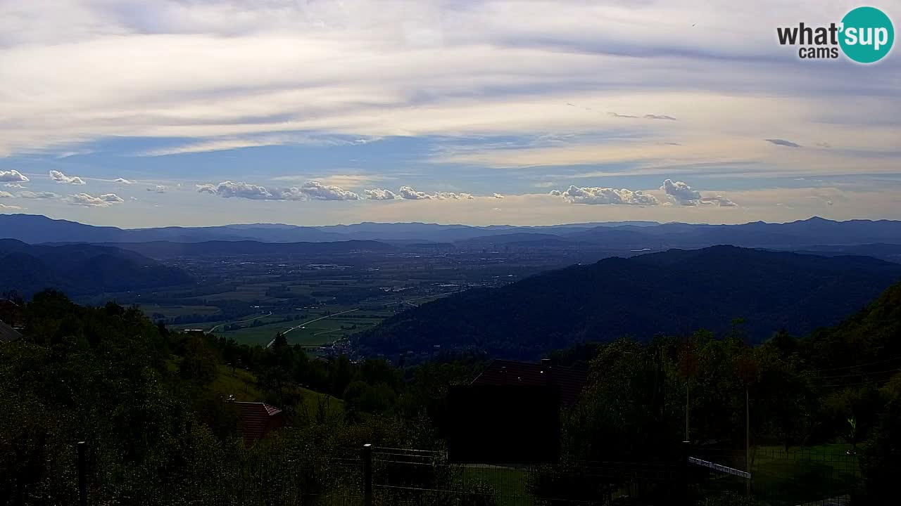 Spletna kamera Dol pri Ljubljani – Panorama z Vrha pri Dolskem