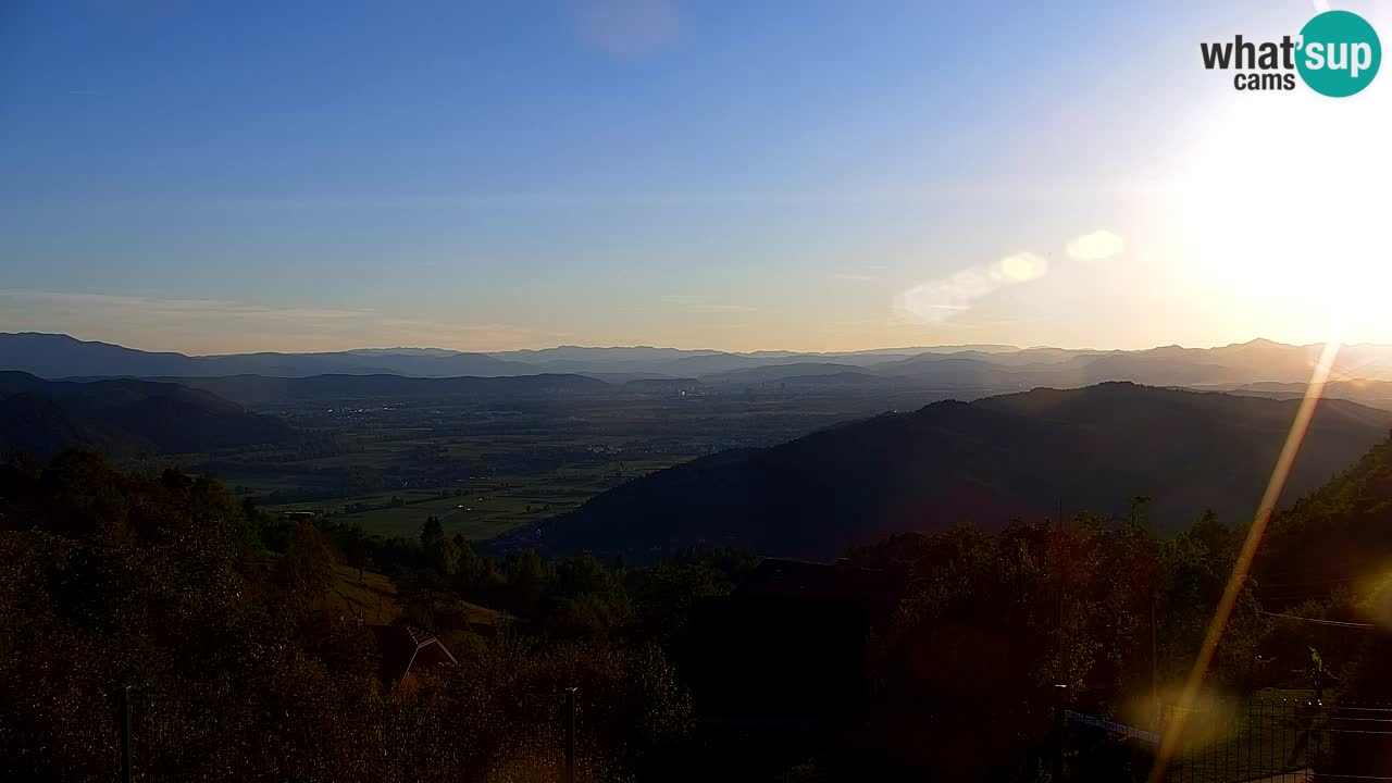 Spletna kamera Dol pri Ljubljani – Panorama z Vrha pri Dolskem