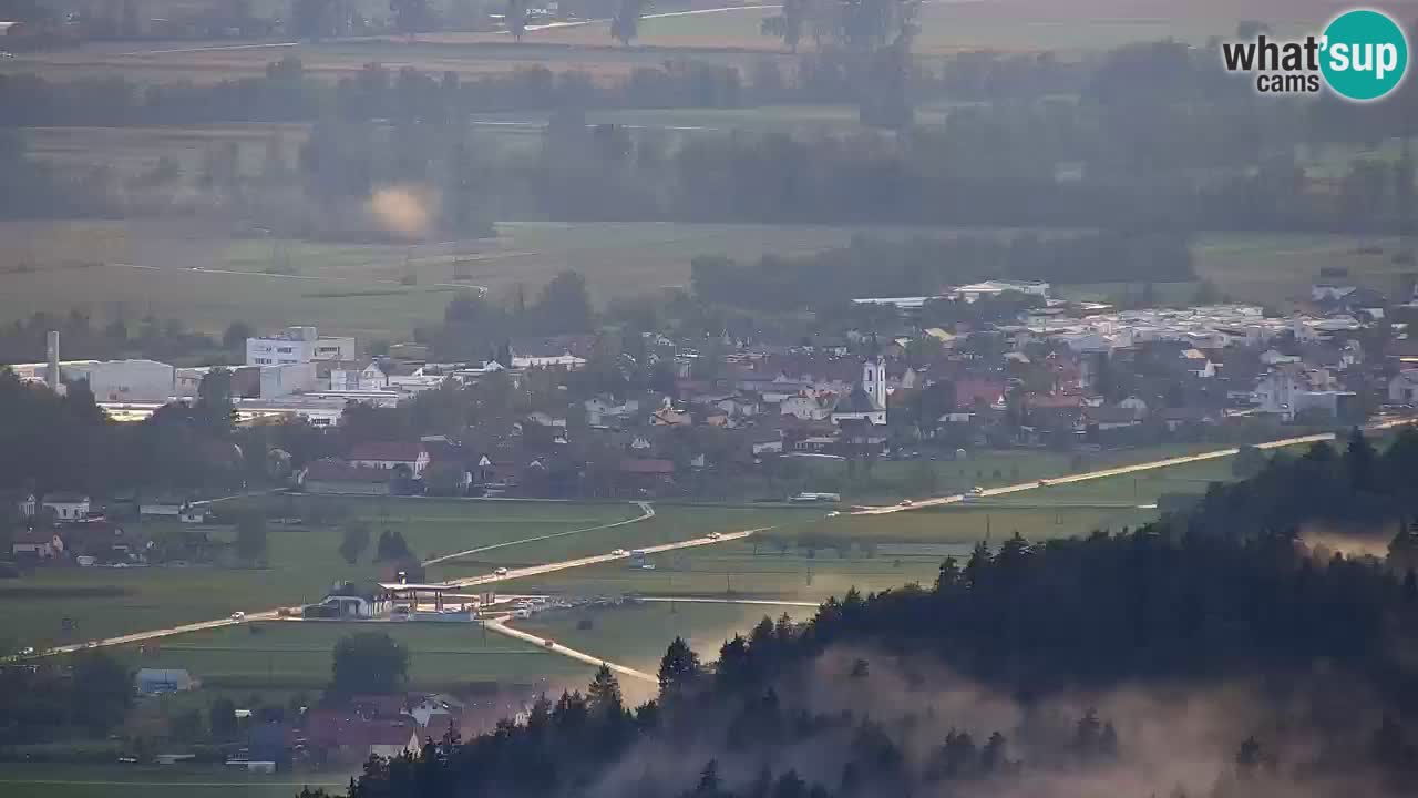 Spletna kamera Dol pri Ljubljani – Panorama z Vrha pri Dolskem
