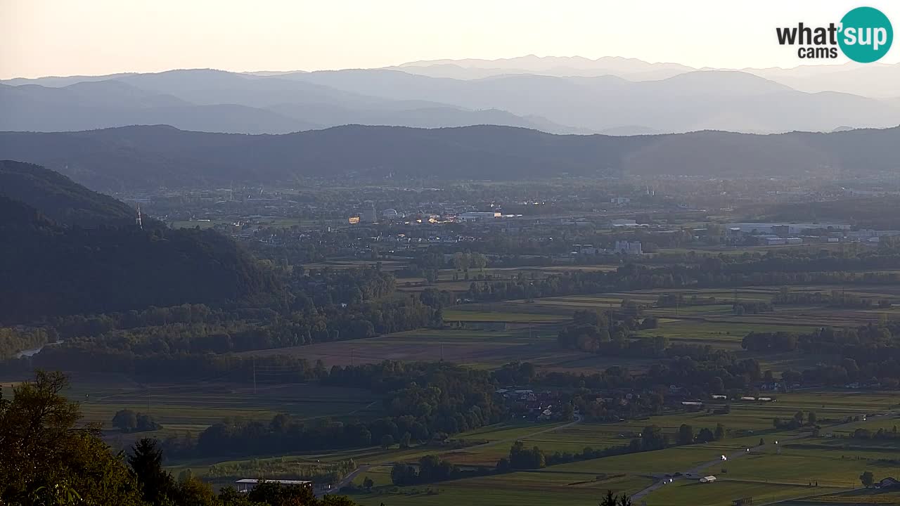 Spletna kamera Dol pri Ljubljani – Panorama z Vrha pri Dolskem