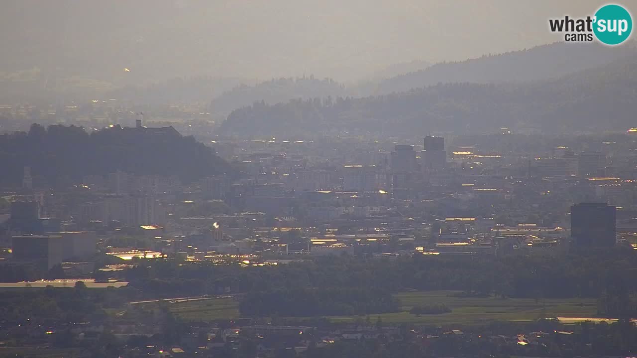 Spletna kamera Dol pri Ljubljani – Panorama z Vrha pri Dolskem
