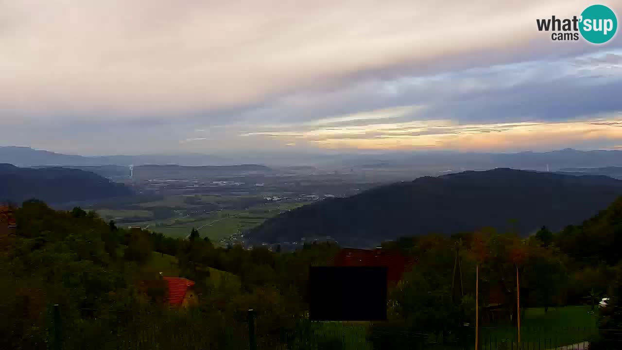 Web kamera Dol pri Ljubljani – Panoramski pogled s Vrha pri Dolskem