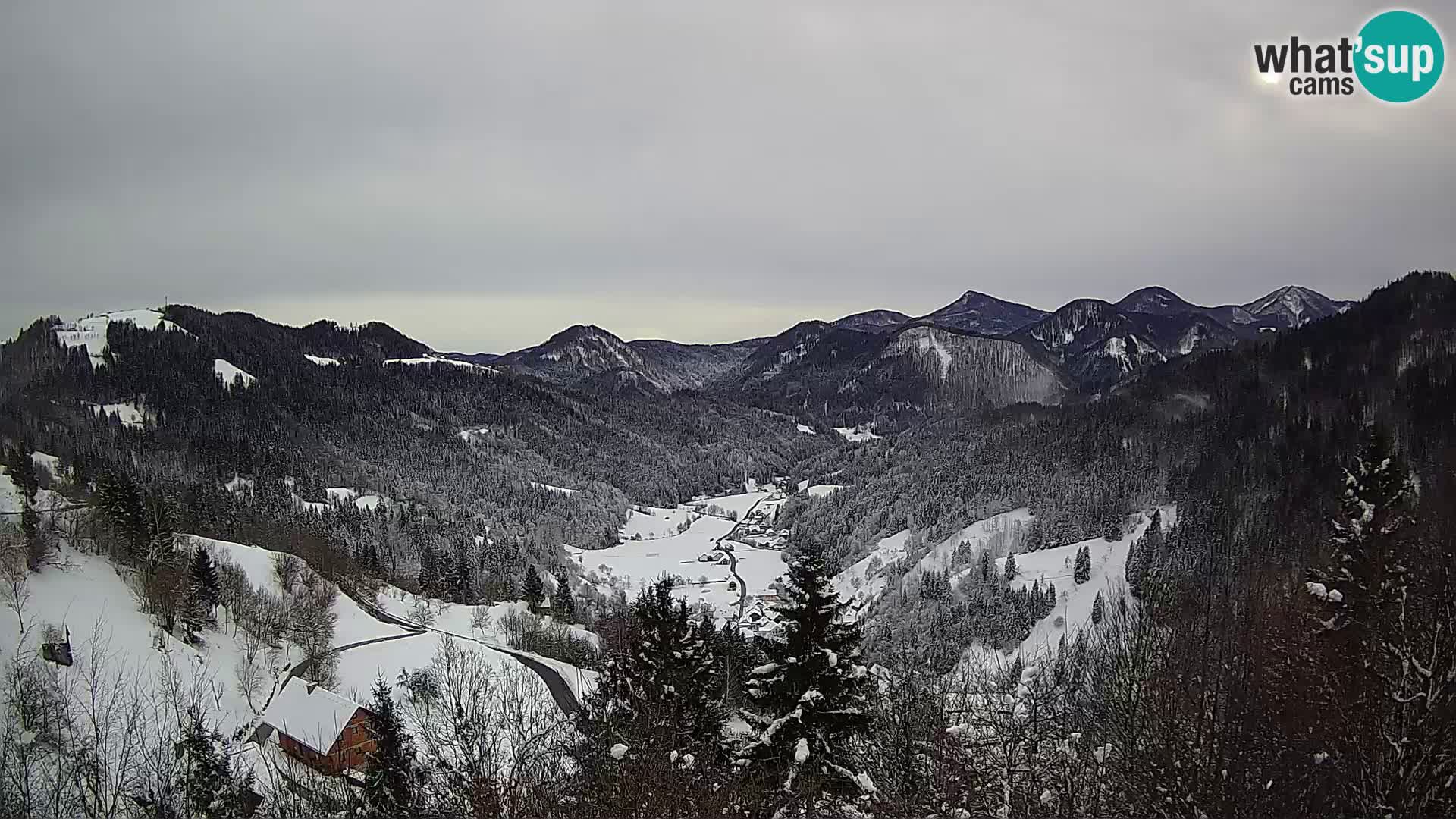 Spletna kamera Dražgoše – Brunarica Dražgoše