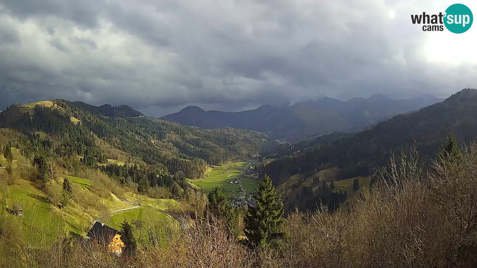 Spletna kamera Dražgoše – Brunarica Dražgoše