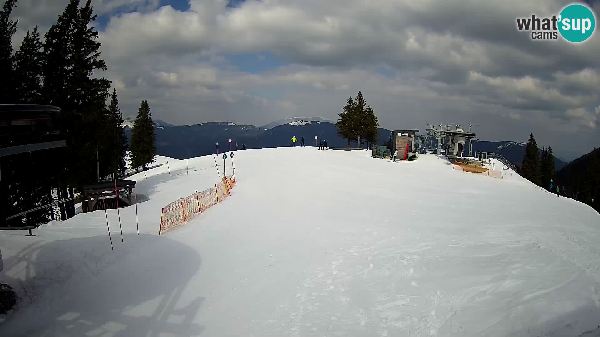 Spletna kamera Smučarski center Golte – Hotel Montis
