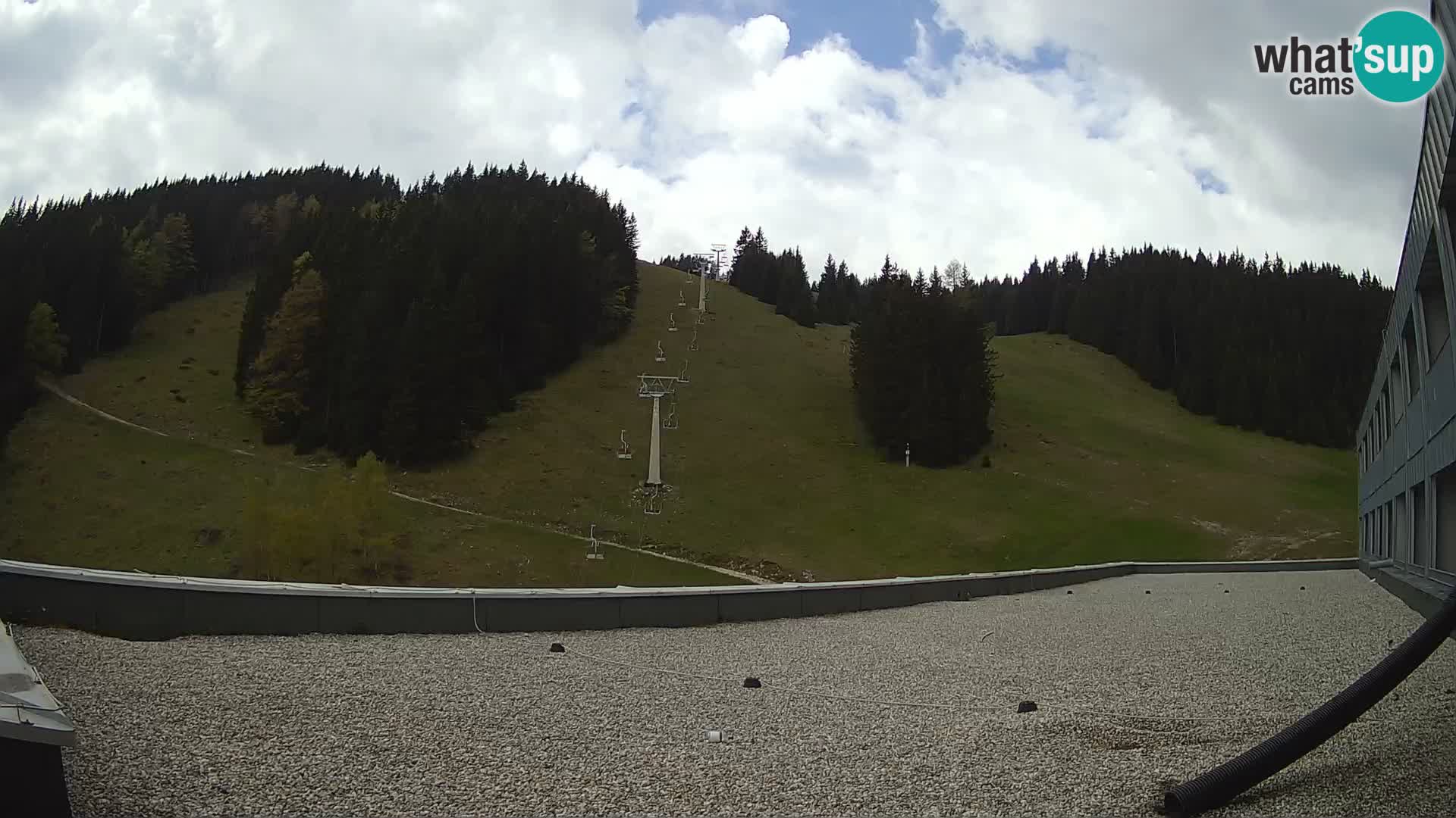Spletna kamera smučišča GOLTE v živo – pogled na Medvedjak