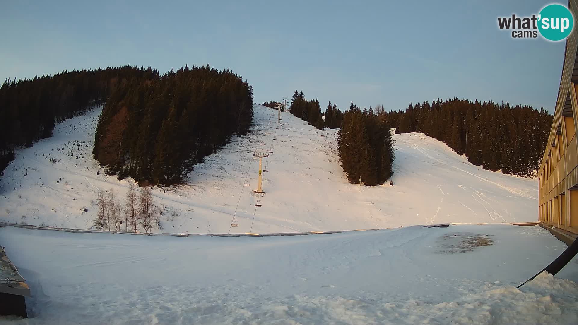 Spletna kamera smučišča GOLTE v živo – pogled na Medvedjak