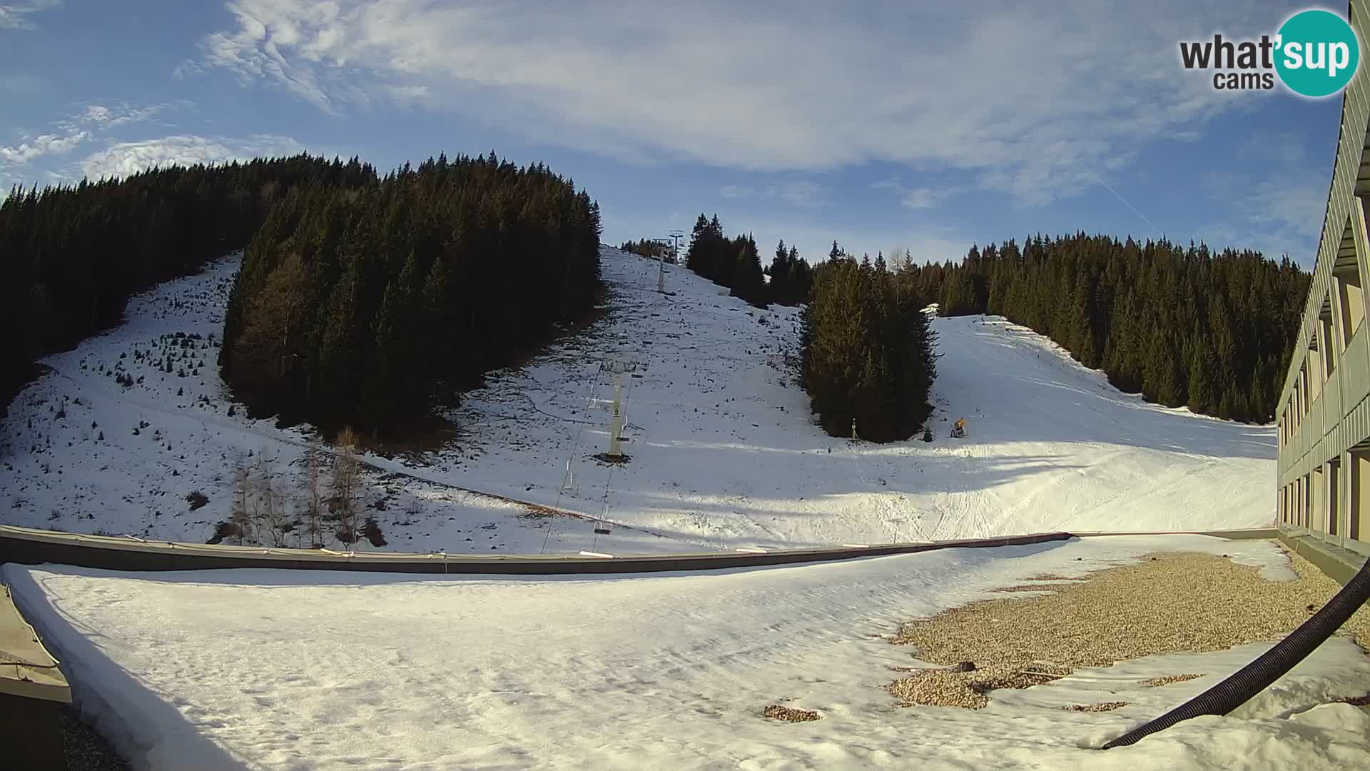 Spletna kamera smučišča GOLTE v živo – pogled na Medvedjak