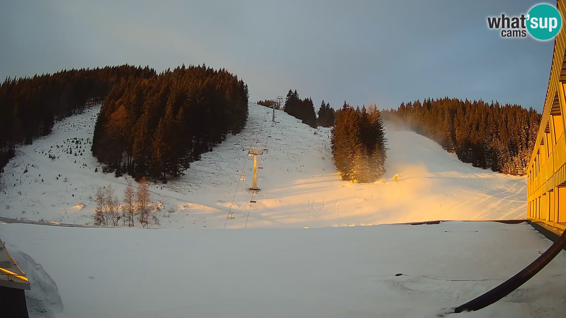 Cámara web en vivo de la estación de esquí GOLTE – vista a Medvedjak – Eslovenia