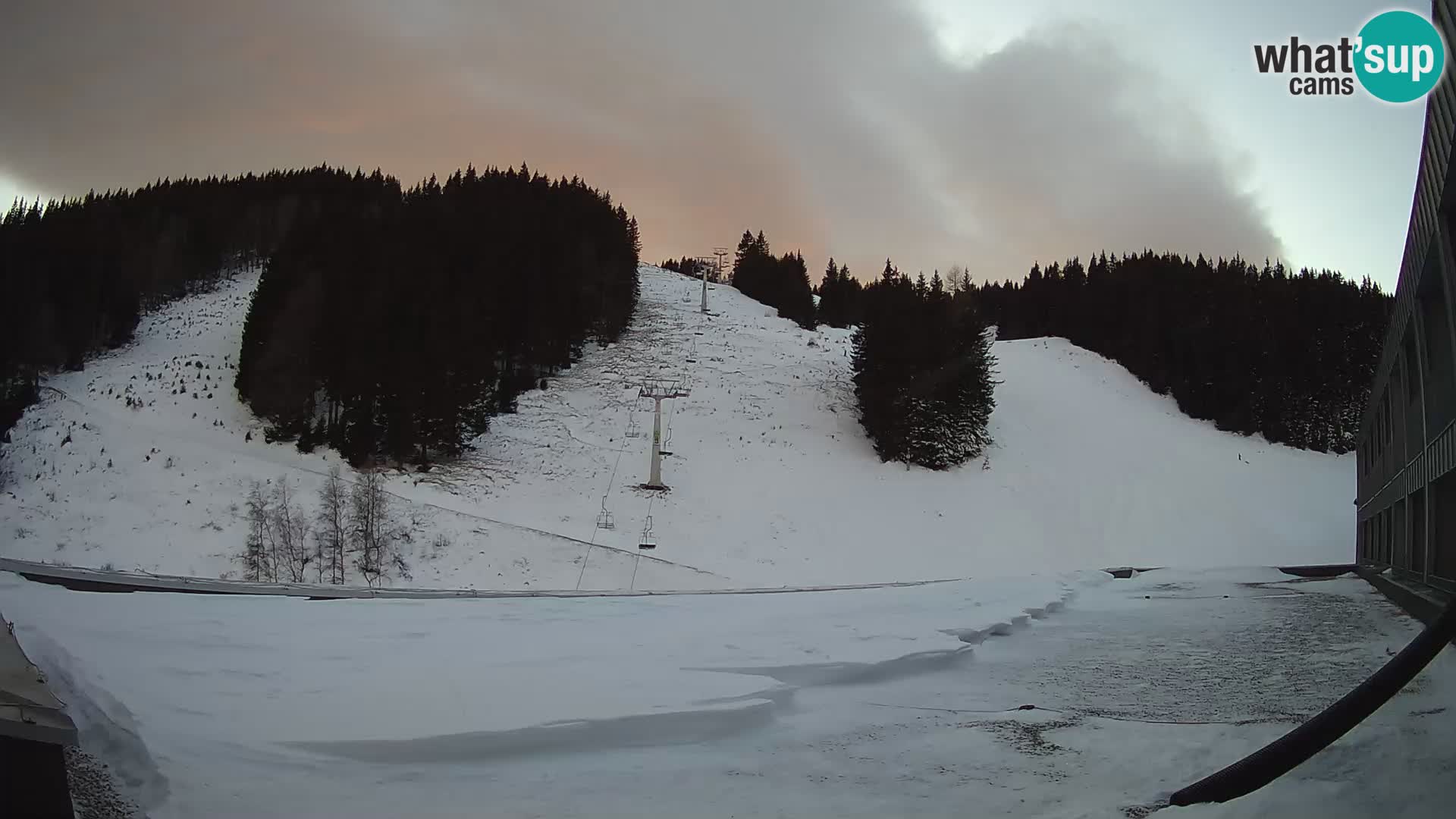 Spletna kamera smučišča GOLTE v živo – pogled na Medvedjak