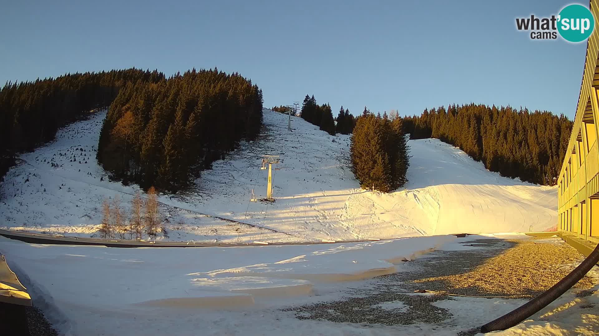 GOLTE skijalište web kamera – pogled na Medvedjak – Slovenija