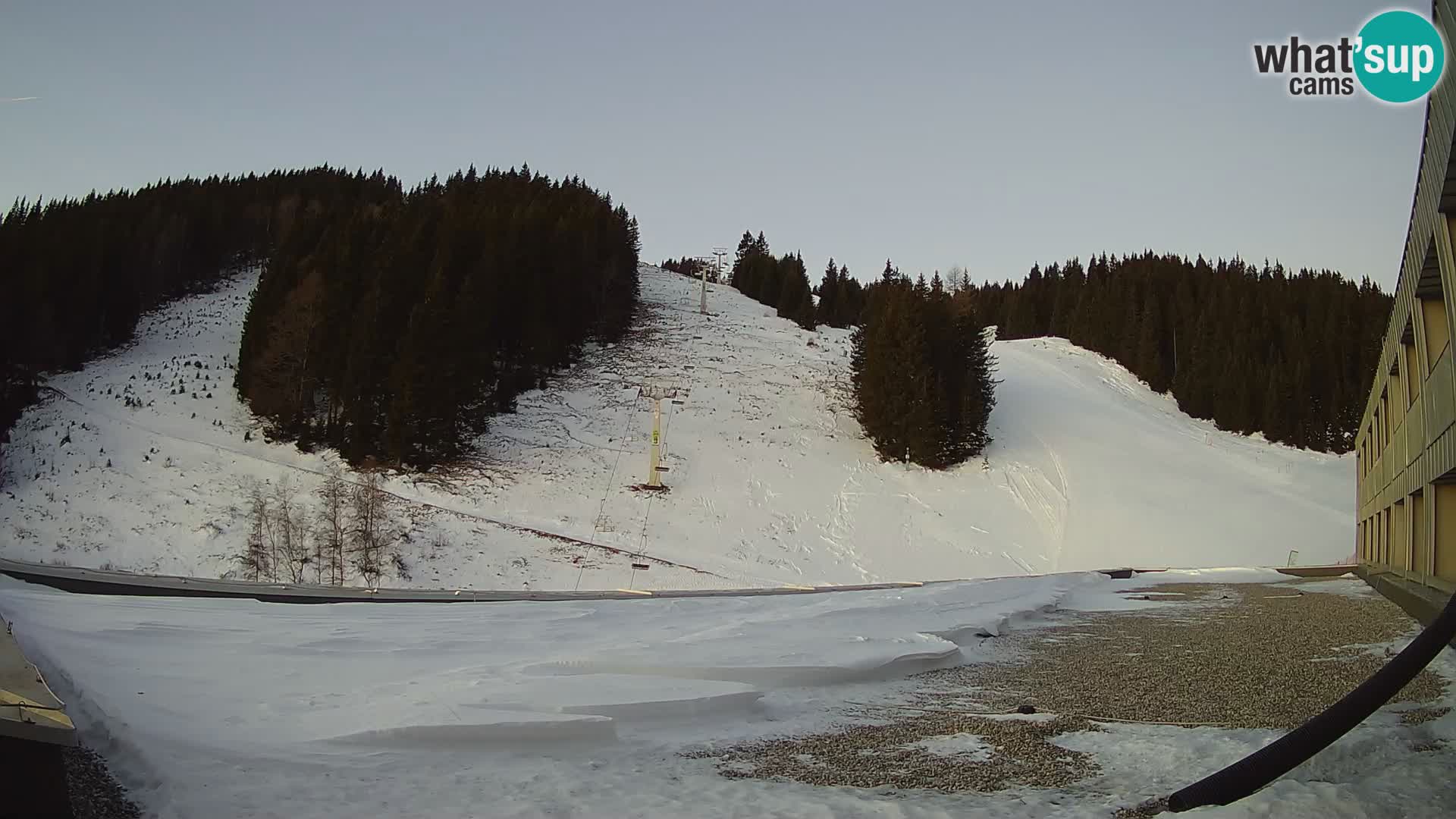 Spletna kamera smučišča GOLTE v živo – pogled na Medvedjak