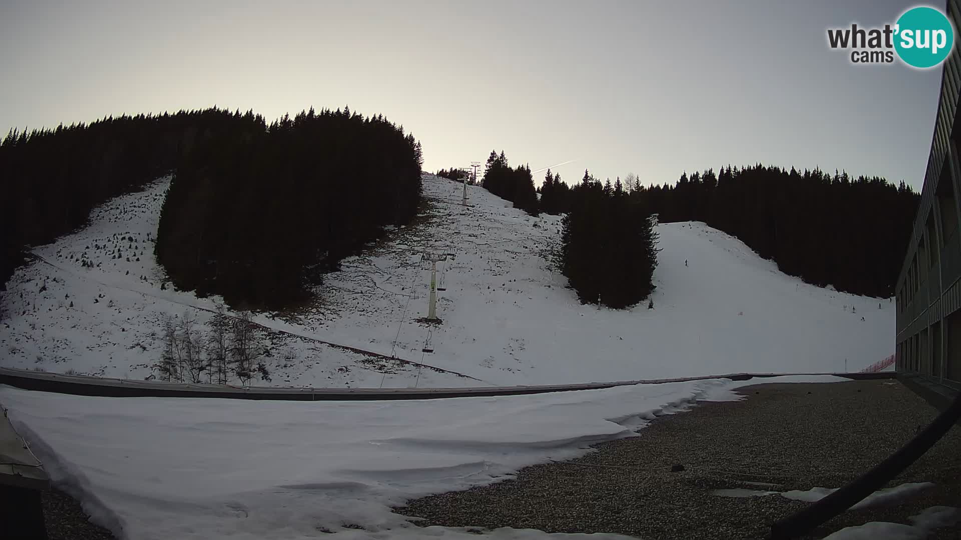 Spletna kamera smučišča GOLTE v živo – pogled na Medvedjak