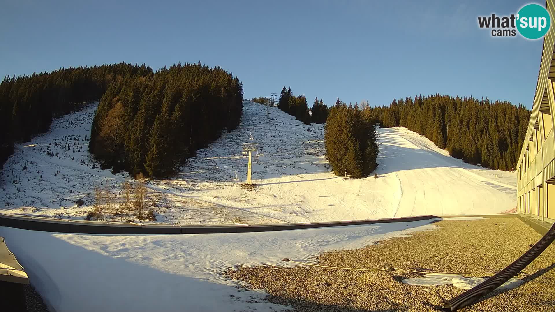 Cámara web en vivo de la estación de esquí GOLTE – vista a Medvedjak – Eslovenia