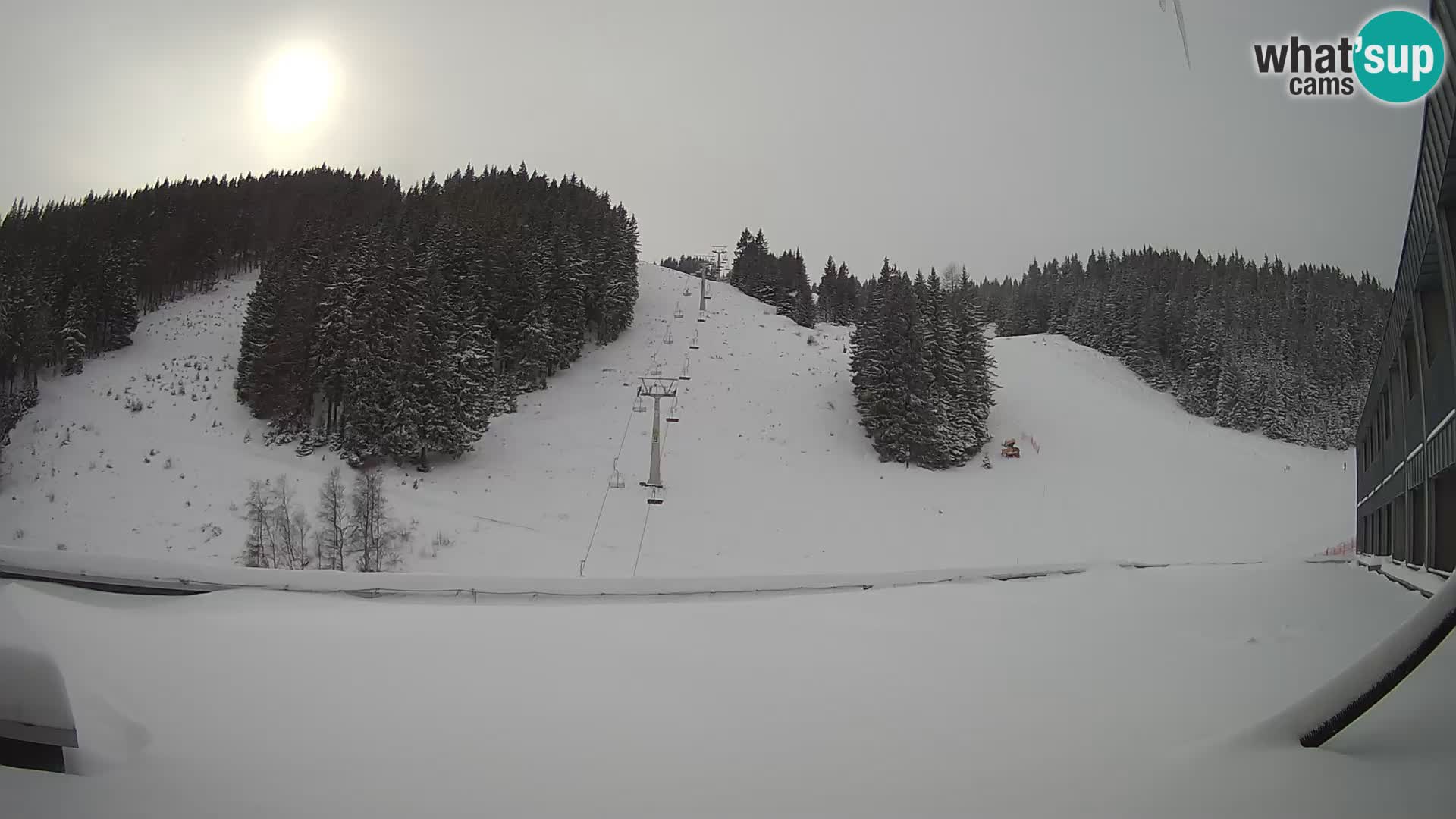 Spletna kamera smučišča GOLTE v živo – pogled na Medvedjak