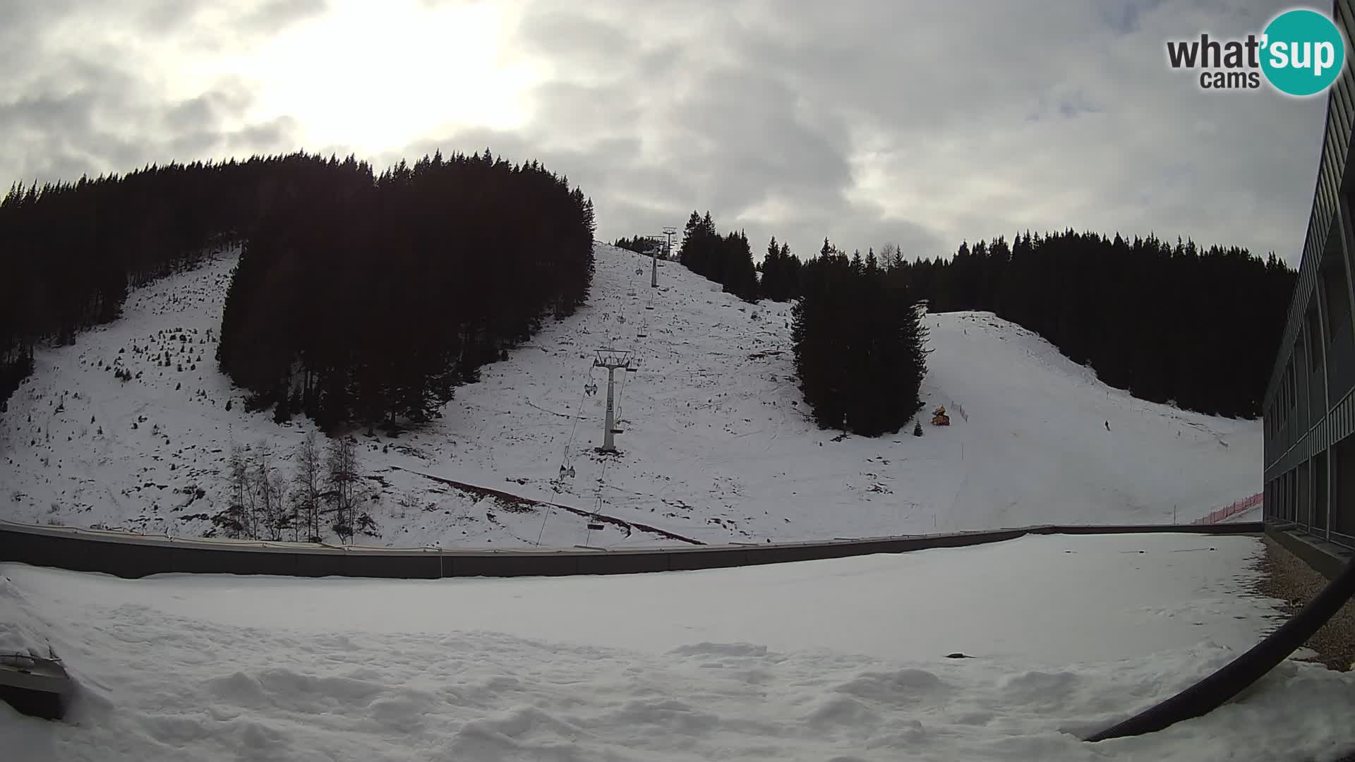 Cámara web en vivo de la estación de esquí GOLTE – vista a Medvedjak – Eslovenia