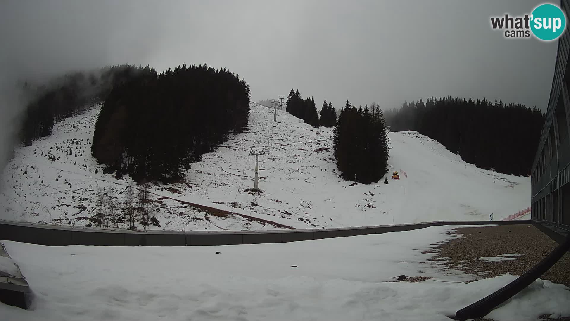 Spletna kamera smučišča GOLTE v živo – pogled na Medvedjak