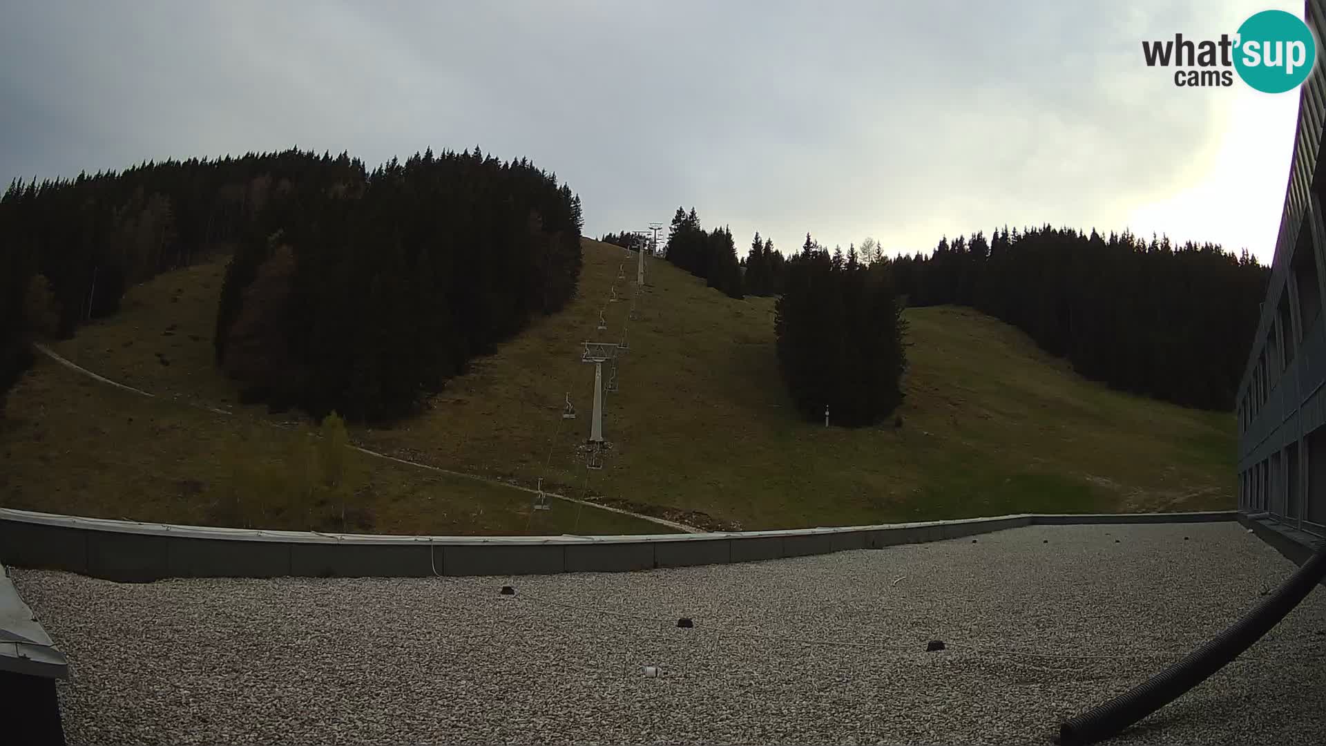 Spletna kamera smučišča GOLTE v živo – pogled na Medvedjak