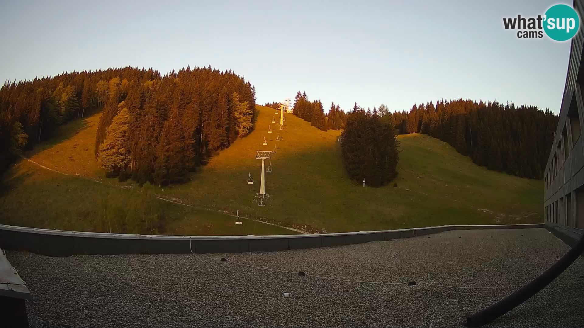 Spletna kamera smučišča GOLTE v živo – pogled na Medvedjak
