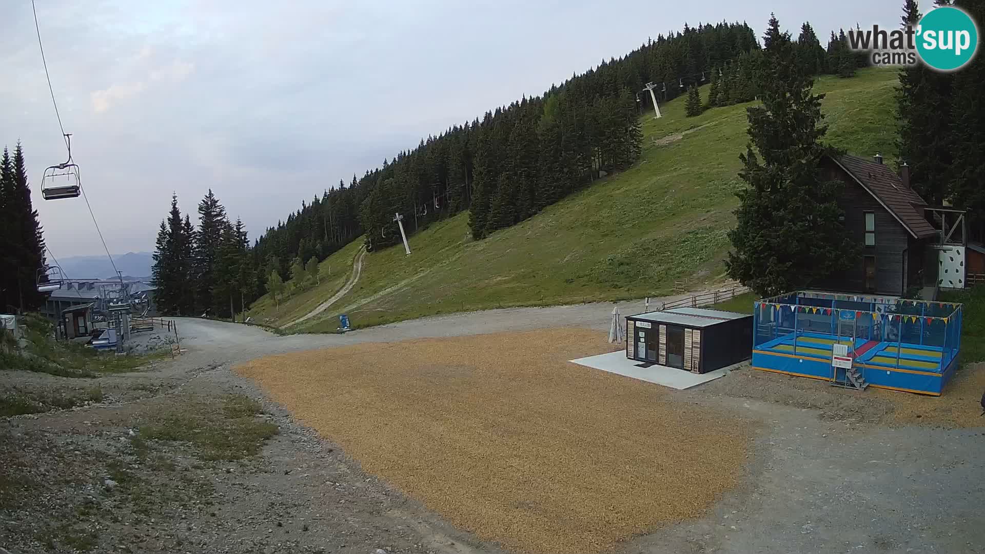 GOLTE skijalište web kamera – pogled na Medvedjak – Slovenija