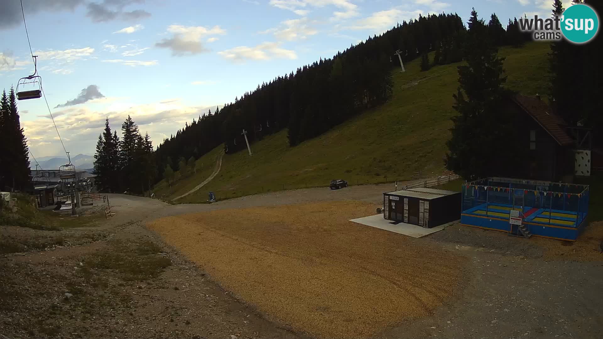 GOLTE skijalište web kamera – pogled na Medvedjak – Slovenija