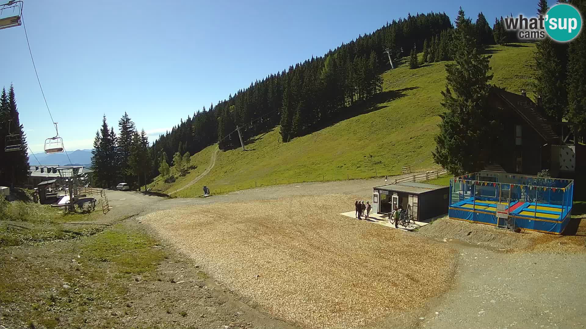 Spletna kamera smučišča GOLTE v živo – pogled na Medvedjak