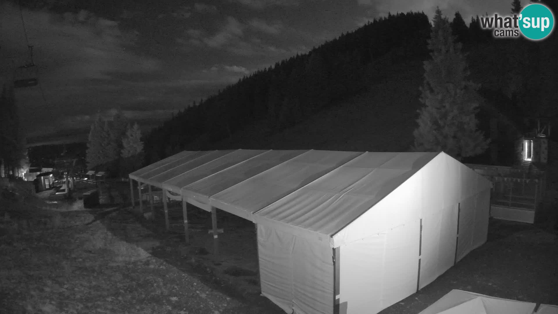 Spletna kamera smučišča GOLTE v živo – pogled na Medvedjak