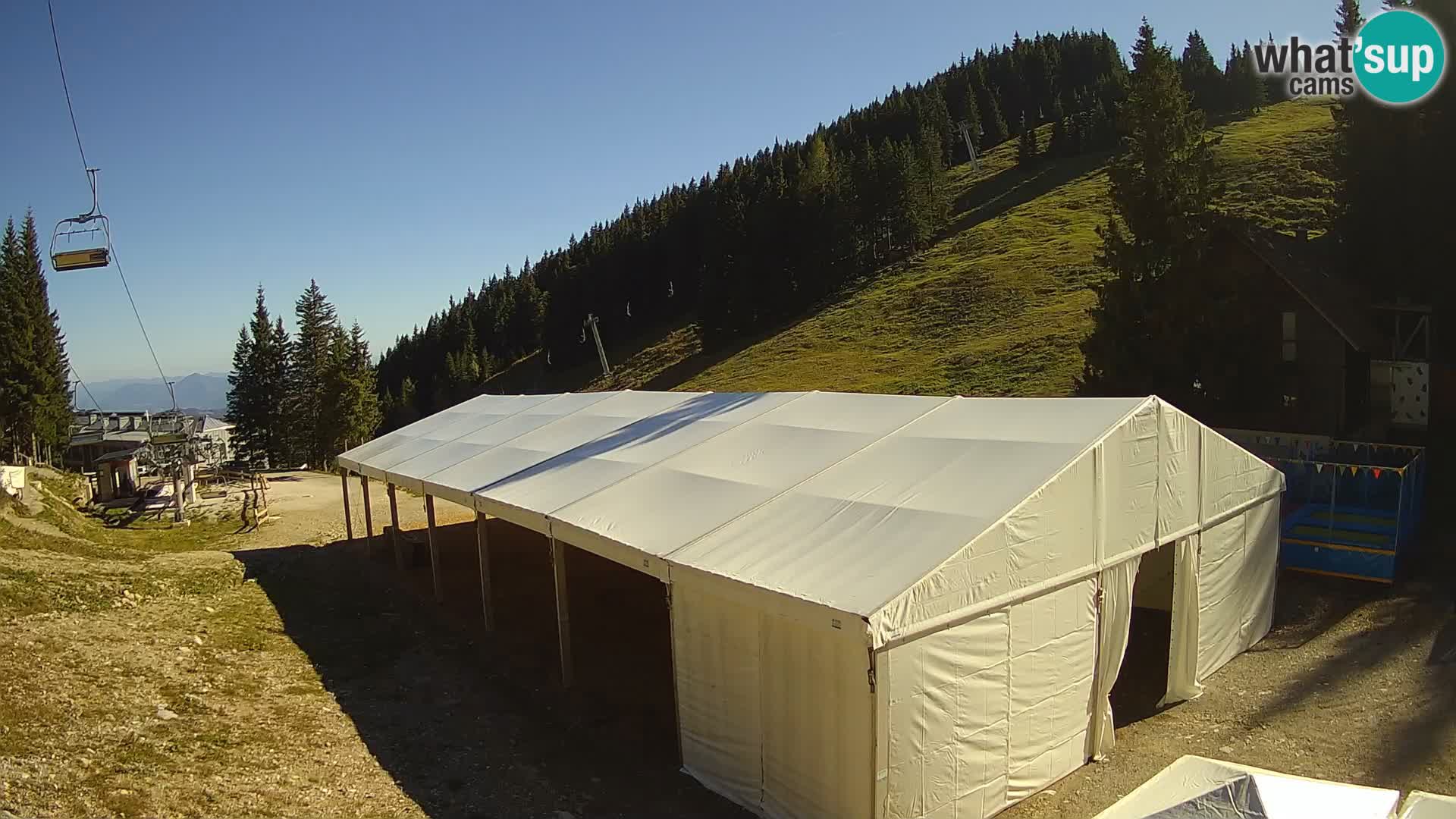Spletna kamera smučišča GOLTE v živo – pogled na Medvedjak