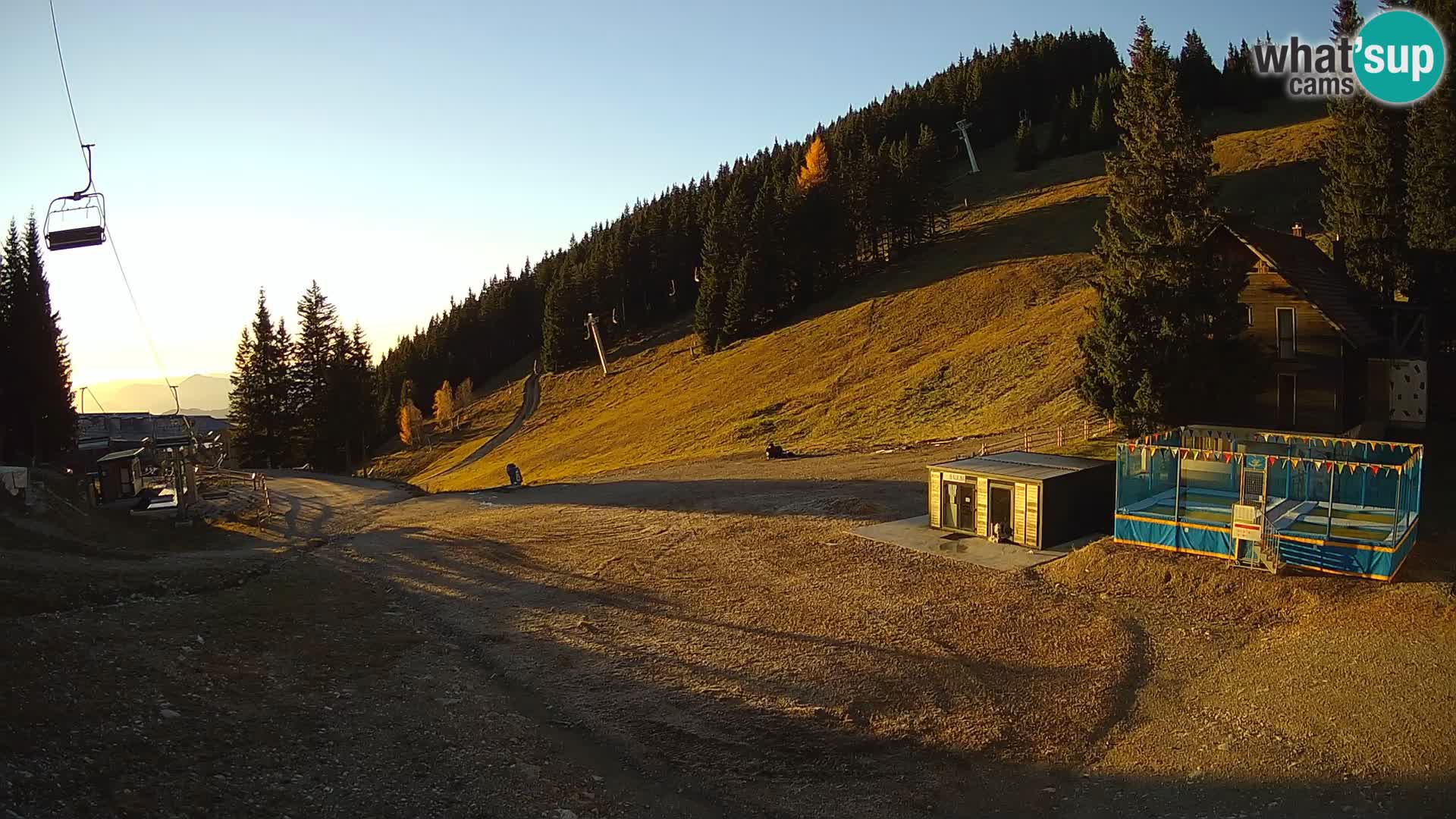 Spletna kamera smučišča GOLTE v živo – pogled na Medvedjak