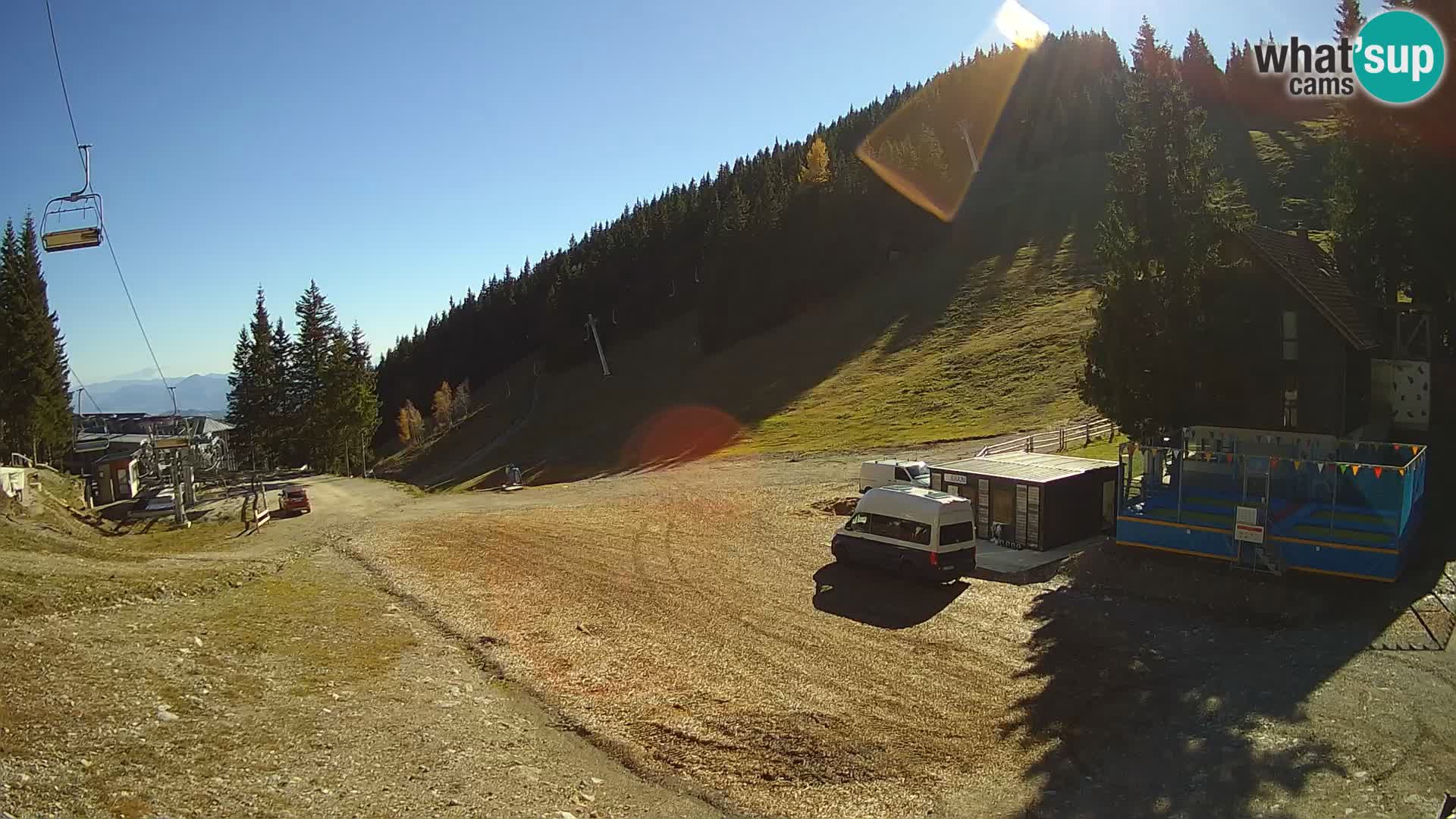 Spletna kamera smučišča GOLTE v živo – pogled na Medvedjak