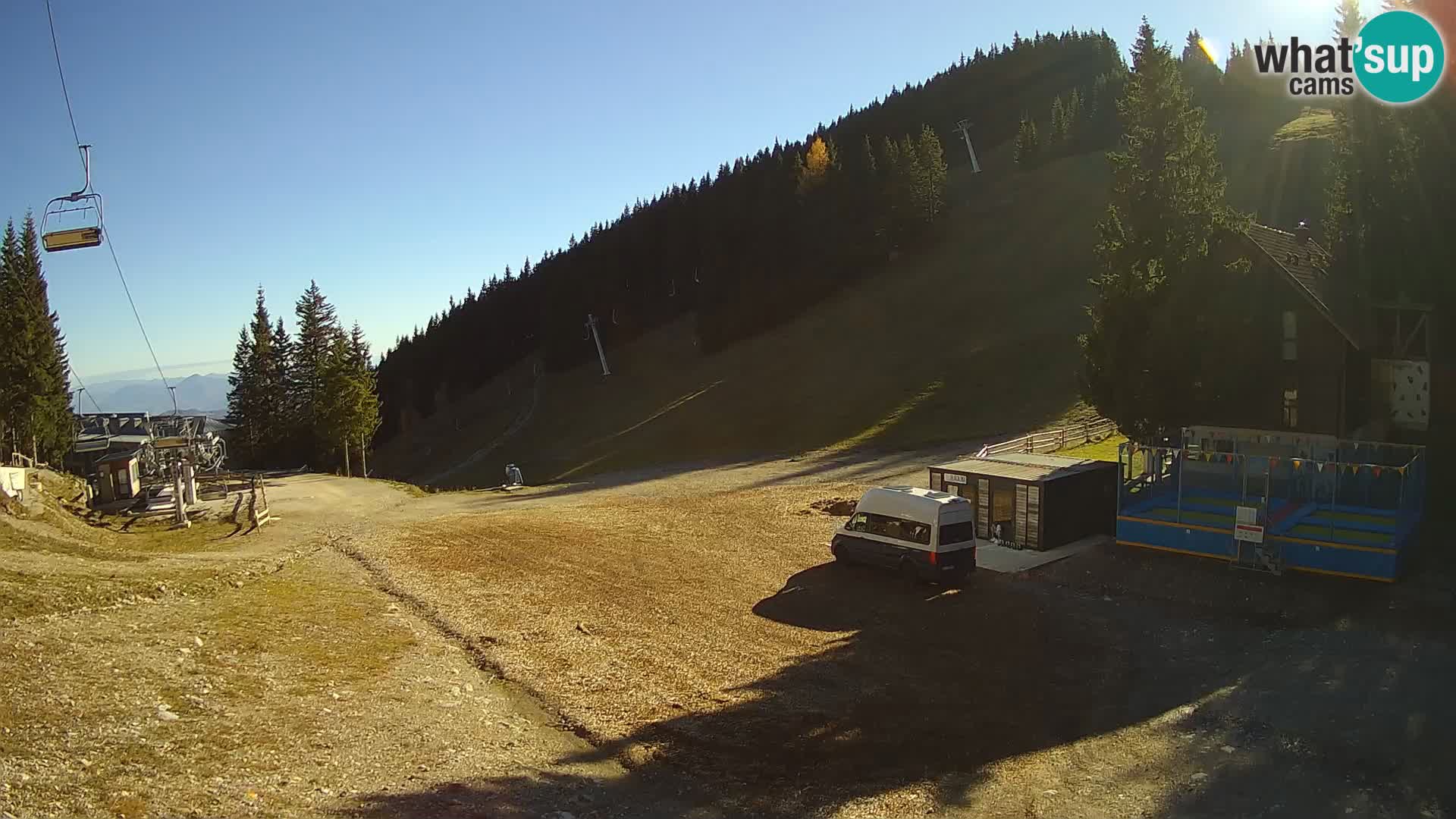 Spletna kamera smučišča GOLTE v živo – pogled na Medvedjak