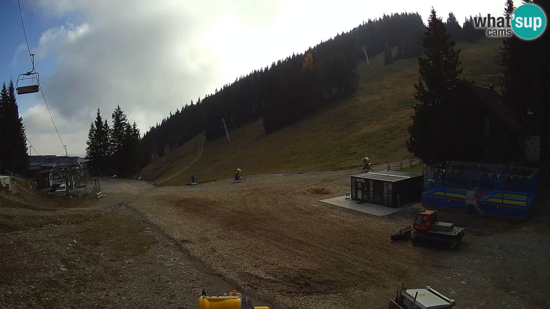 Spletna kamera smučišča GOLTE v živo – pogled na Medvedjak