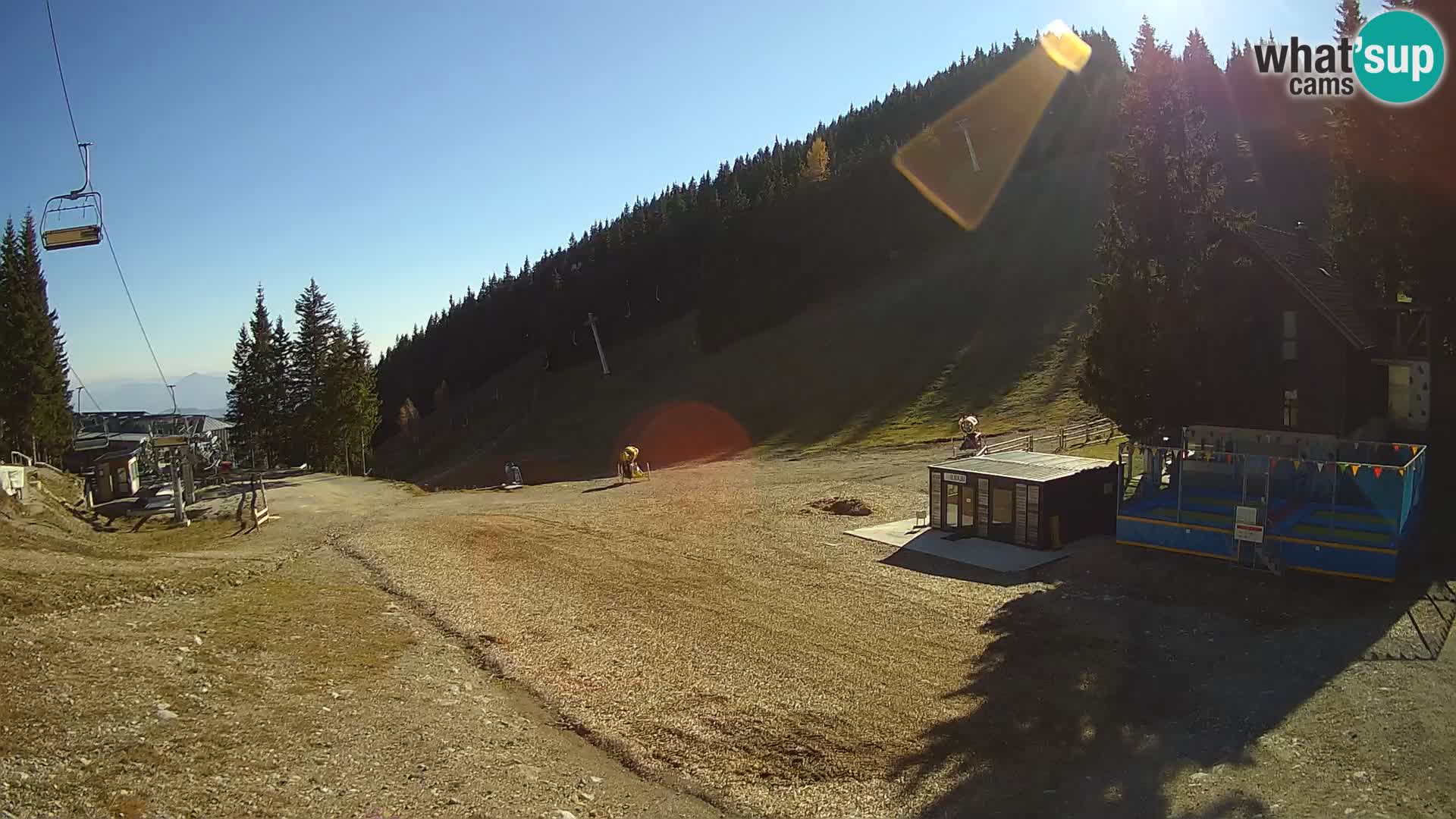 Spletna kamera smučišča GOLTE v živo – pogled na Medvedjak