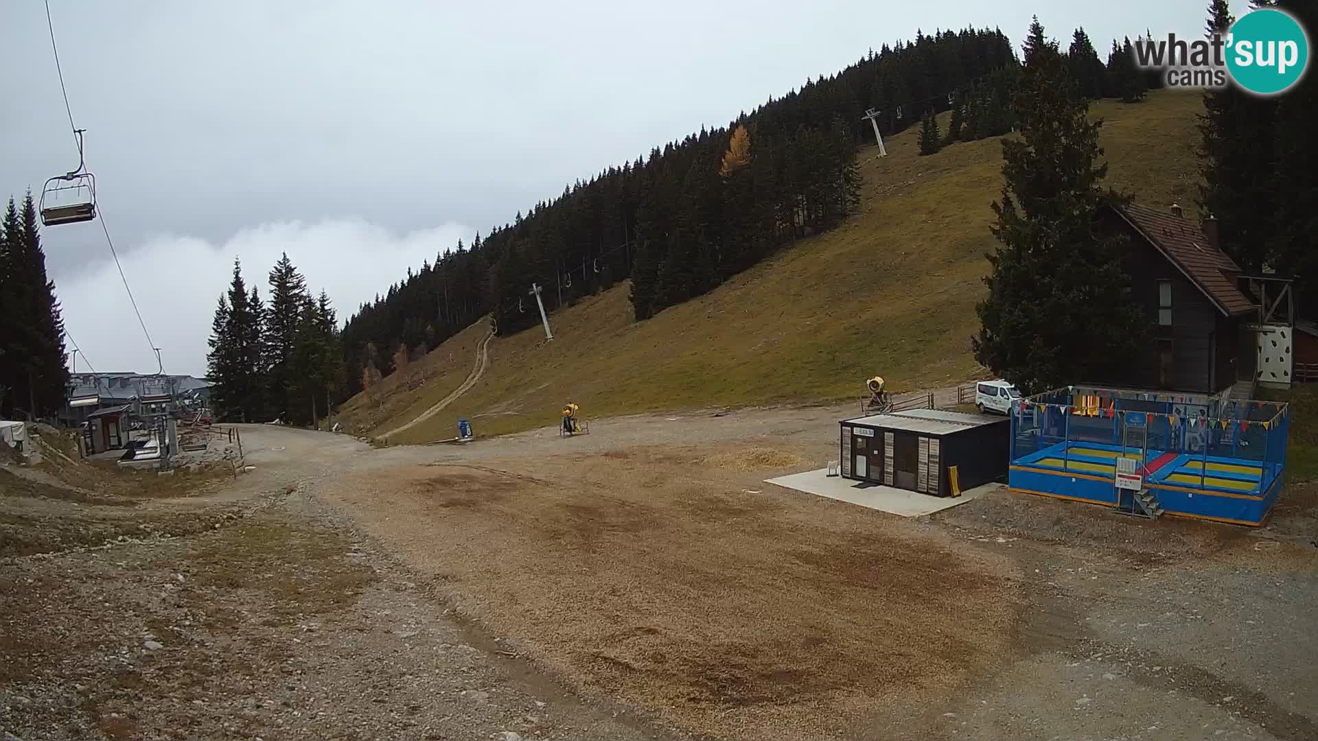 Spletna kamera smučišča GOLTE v živo – pogled na Medvedjak