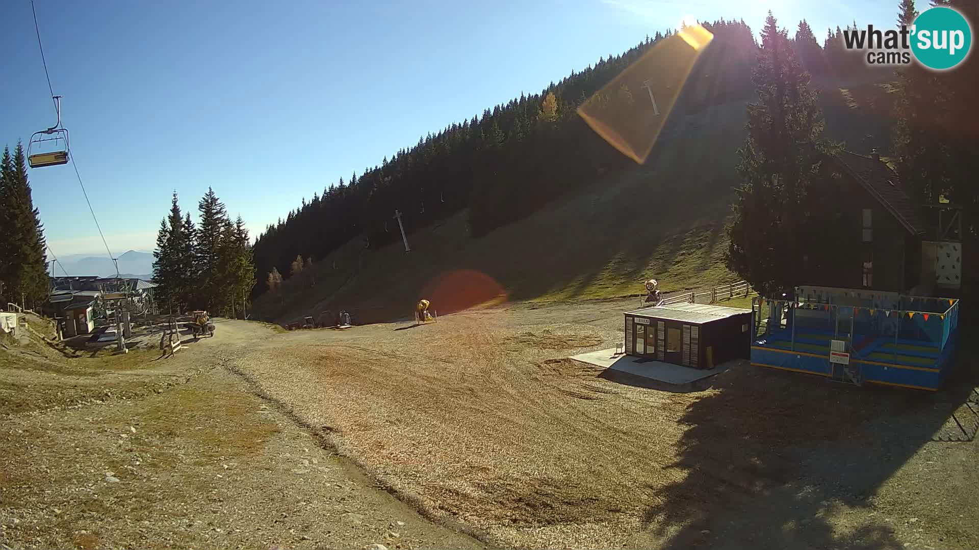 Spletna kamera smučišča GOLTE v živo – pogled na Medvedjak