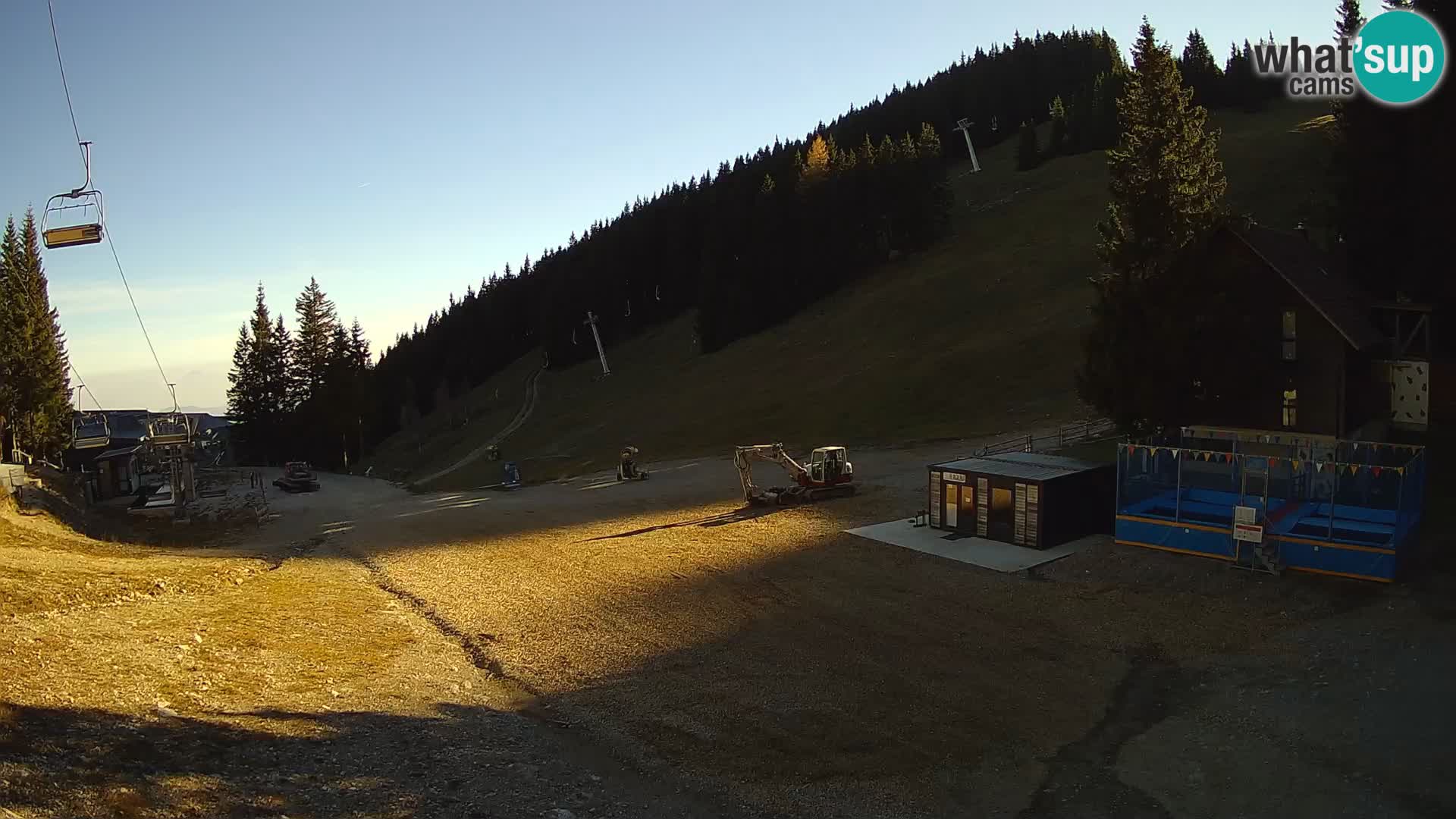 Spletna kamera smučišča GOLTE v živo – pogled na Medvedjak
