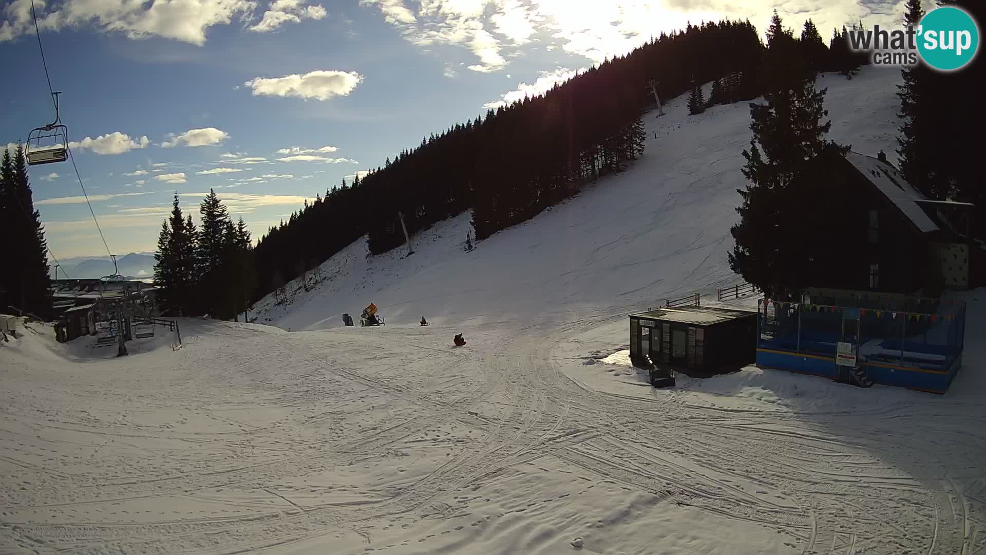 Spletna kamera smučišča GOLTE v živo – pogled na Medvedjak