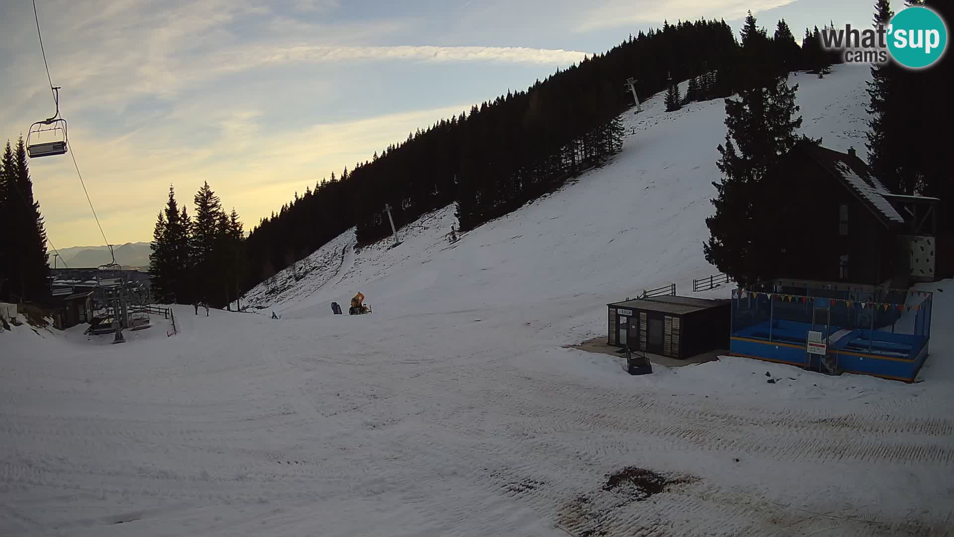 Spletna kamera smučišča GOLTE v živo – pogled na Medvedjak