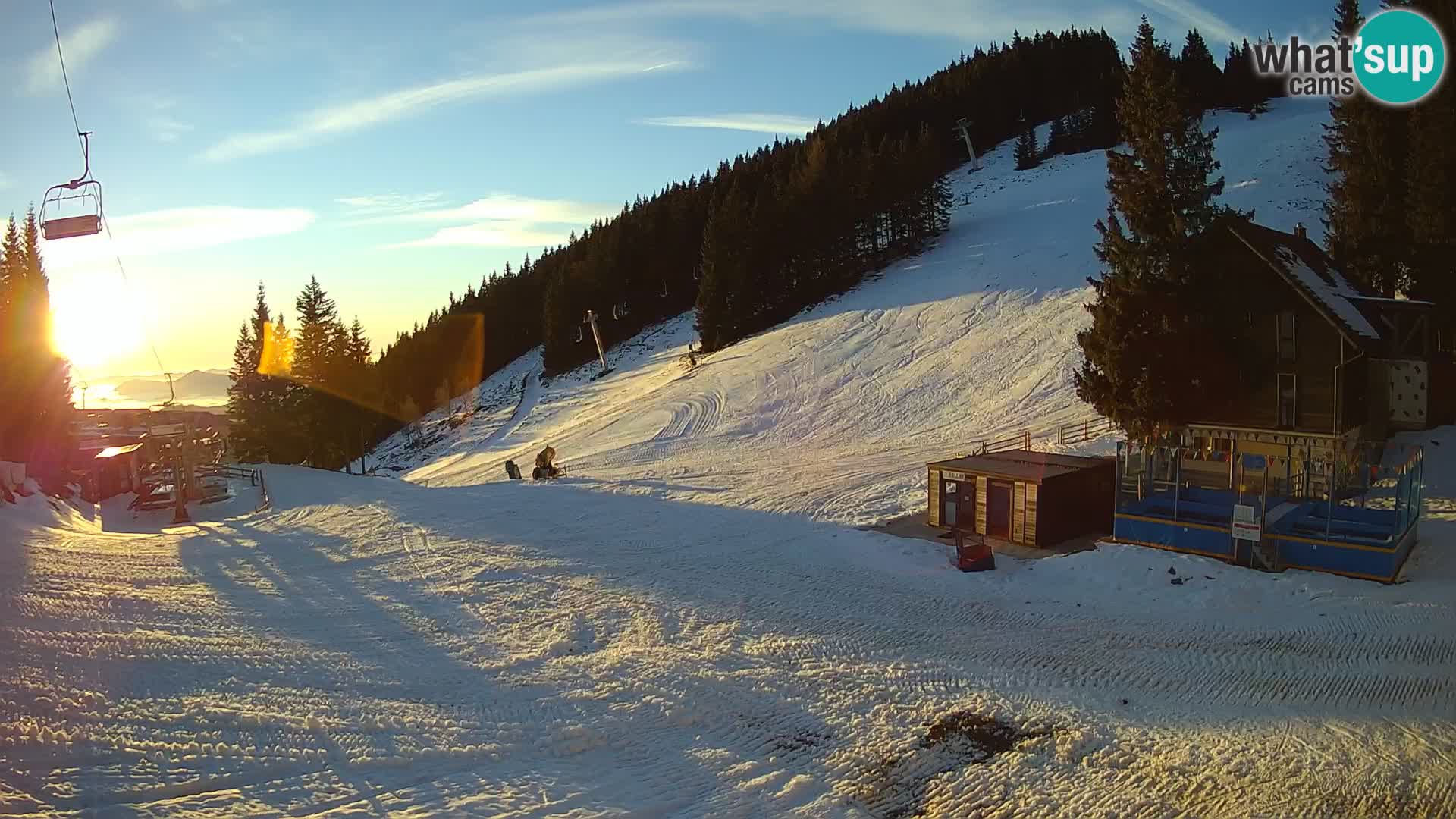 Spletna kamera smučišča GOLTE v živo – pogled na Medvedjak