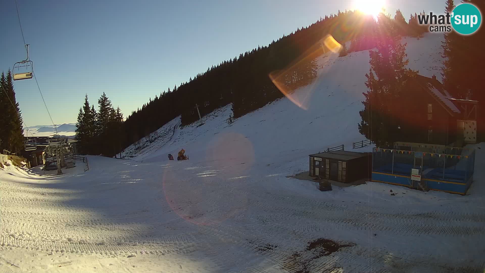 Spletna kamera smučišča GOLTE v živo – pogled na Medvedjak