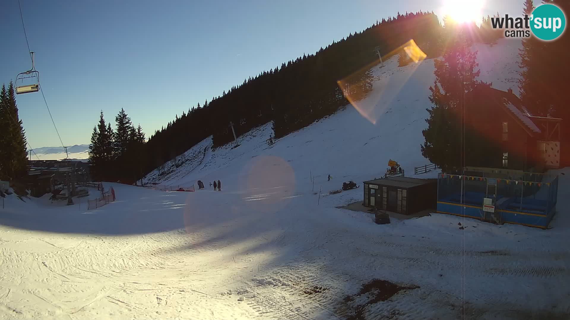Spletna kamera smučišča GOLTE v živo – pogled na Medvedjak