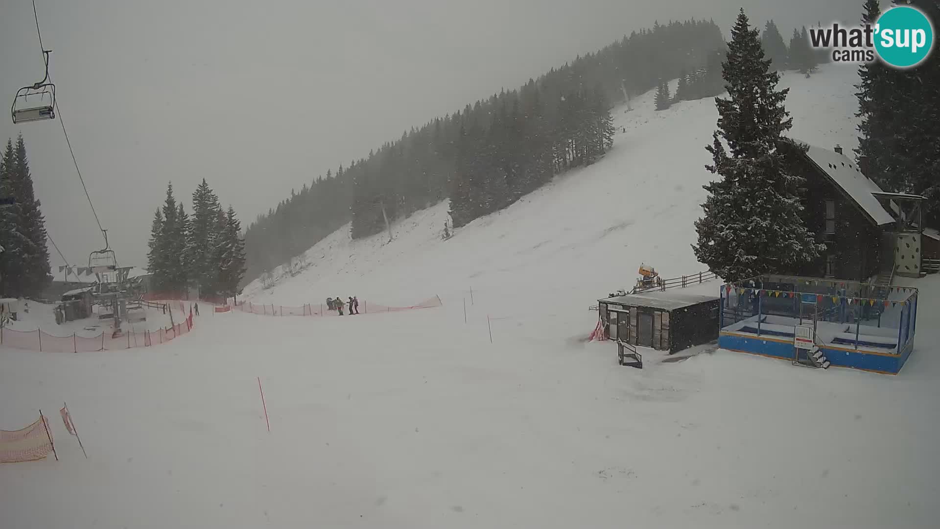 Spletna kamera smučišča GOLTE v živo – pogled na Medvedjak