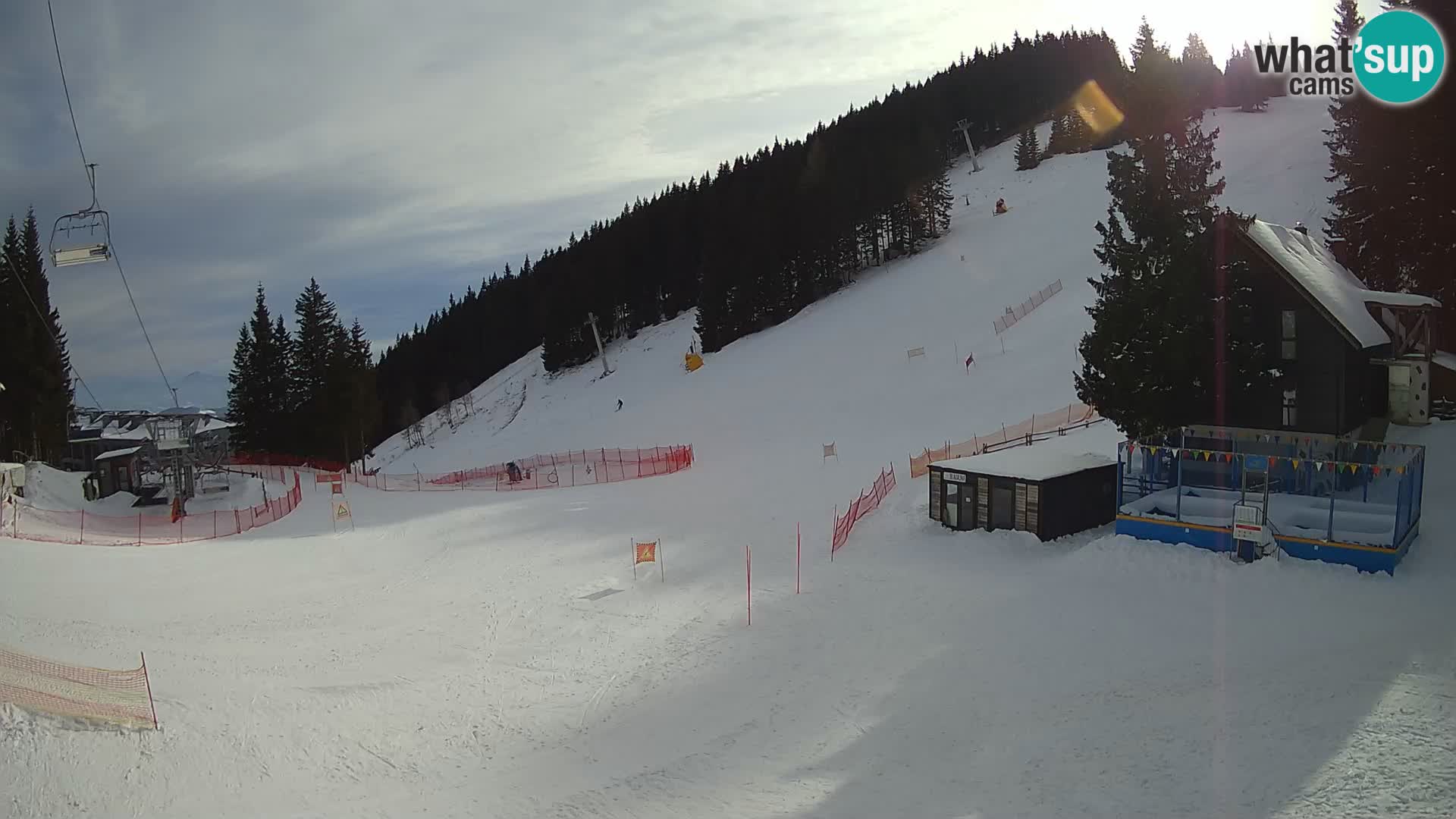 Spletna kamera smučišča GOLTE v živo – pogled na Medvedjak